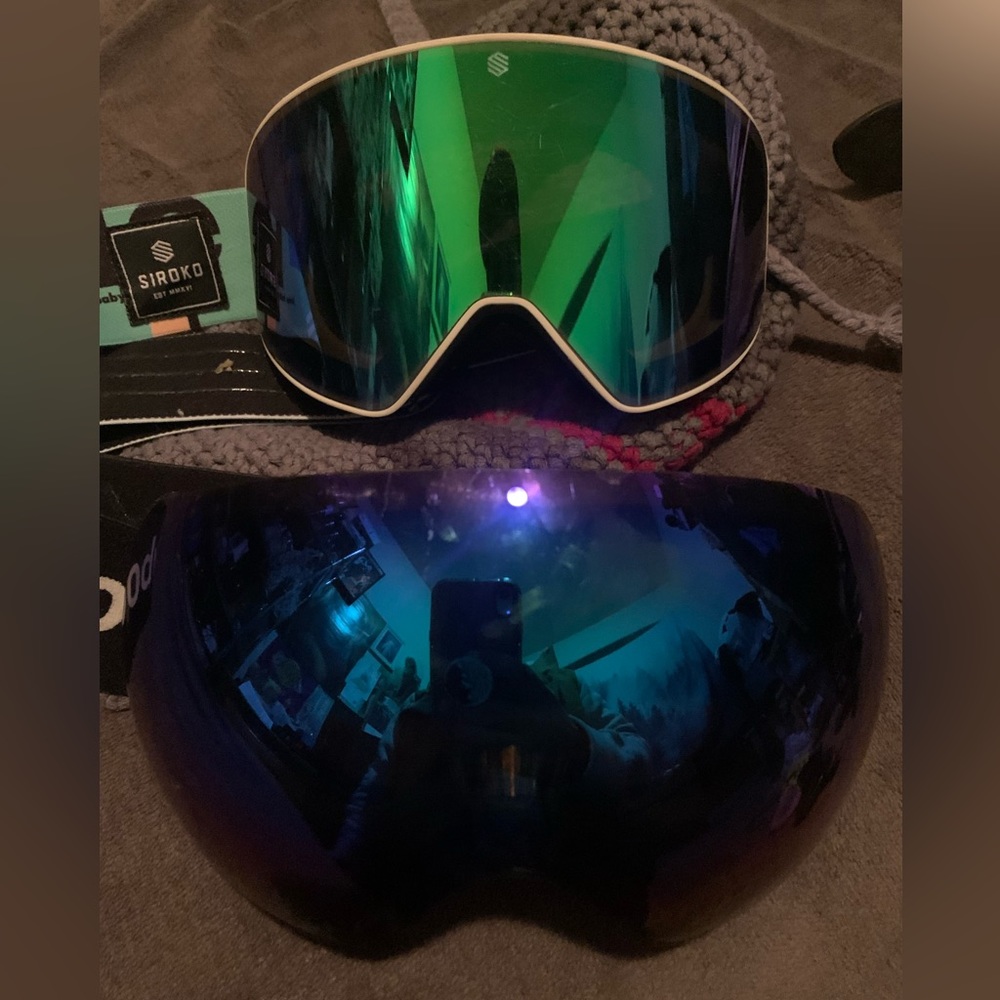 Snowboarding or skiing goggles